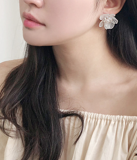 floral earring