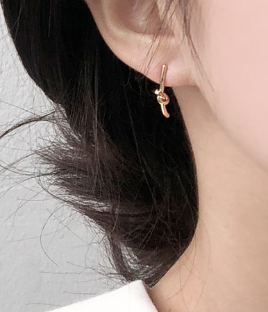 knot earring