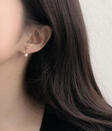 illy pearl earring