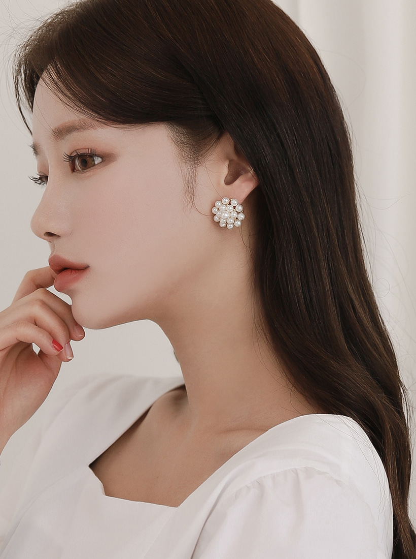 downy pearl earring