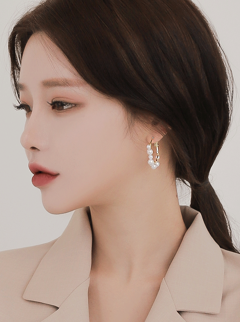 vogue pearl earring