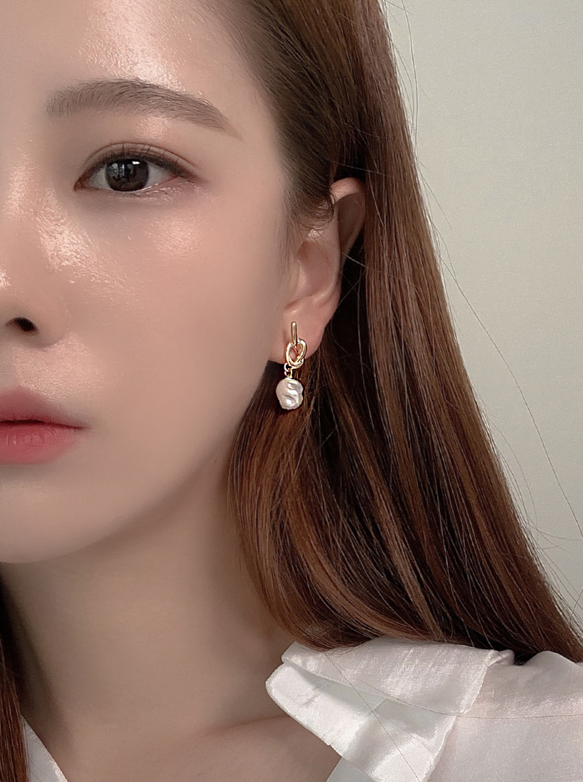 weave pearl earring