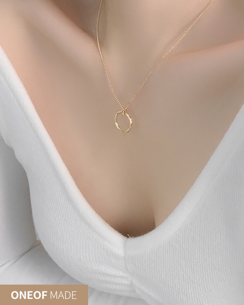 [oneof:made] dent ring necklace