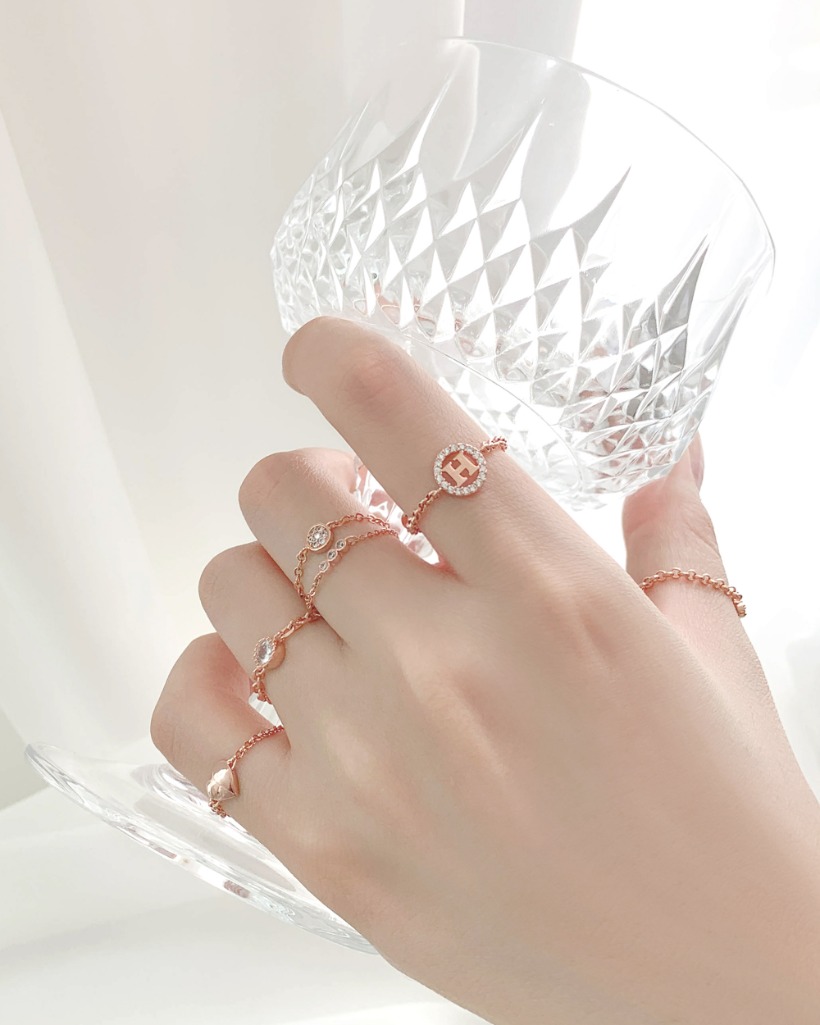 rose-gold chain ring