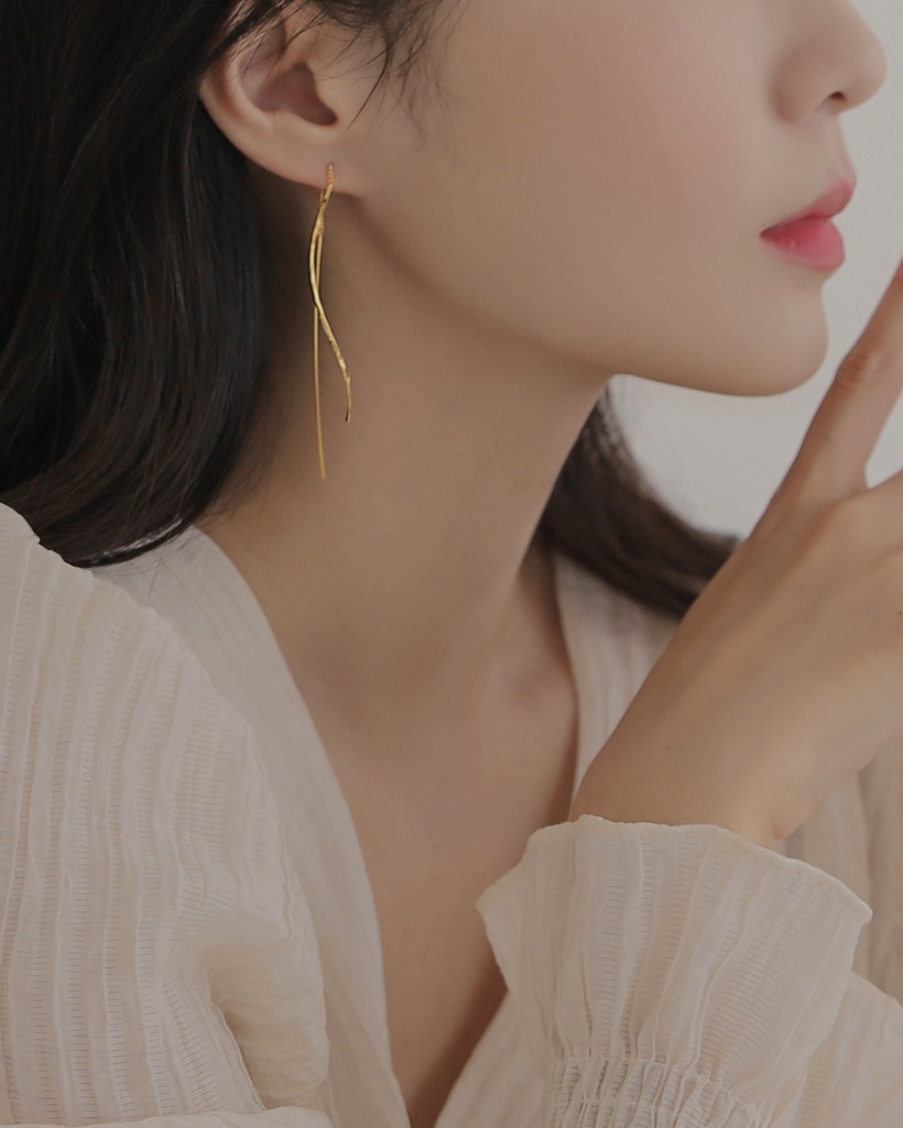s line earring