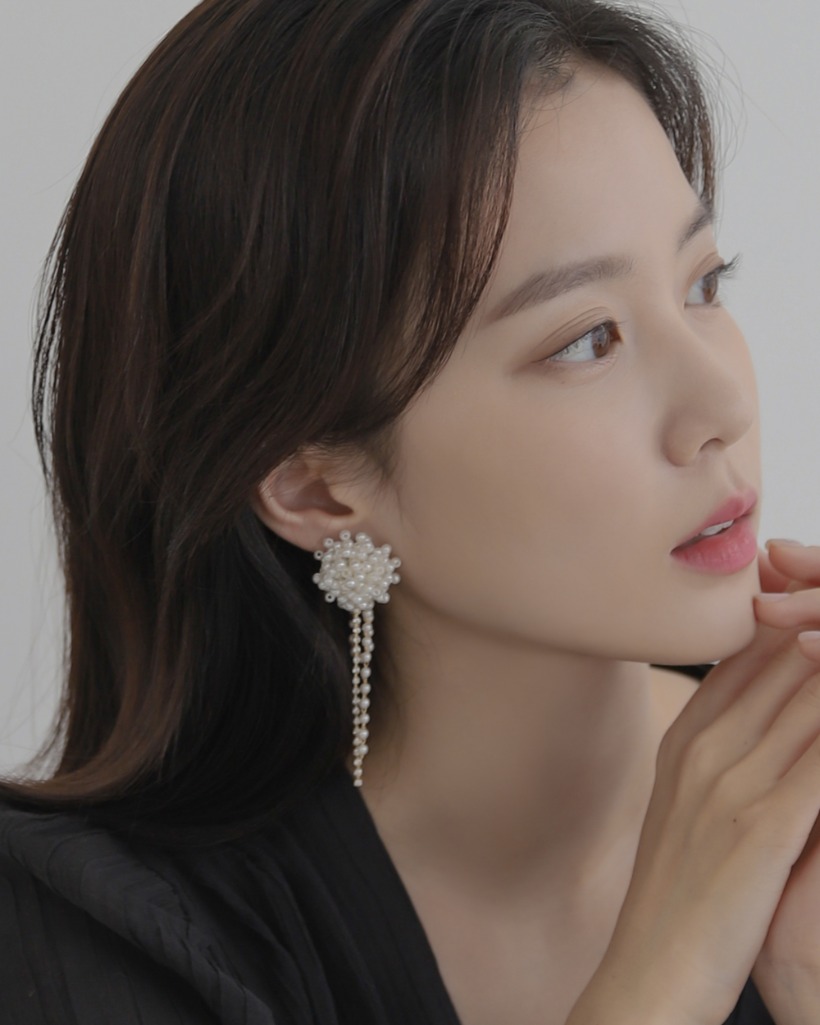 brooch pearl earring