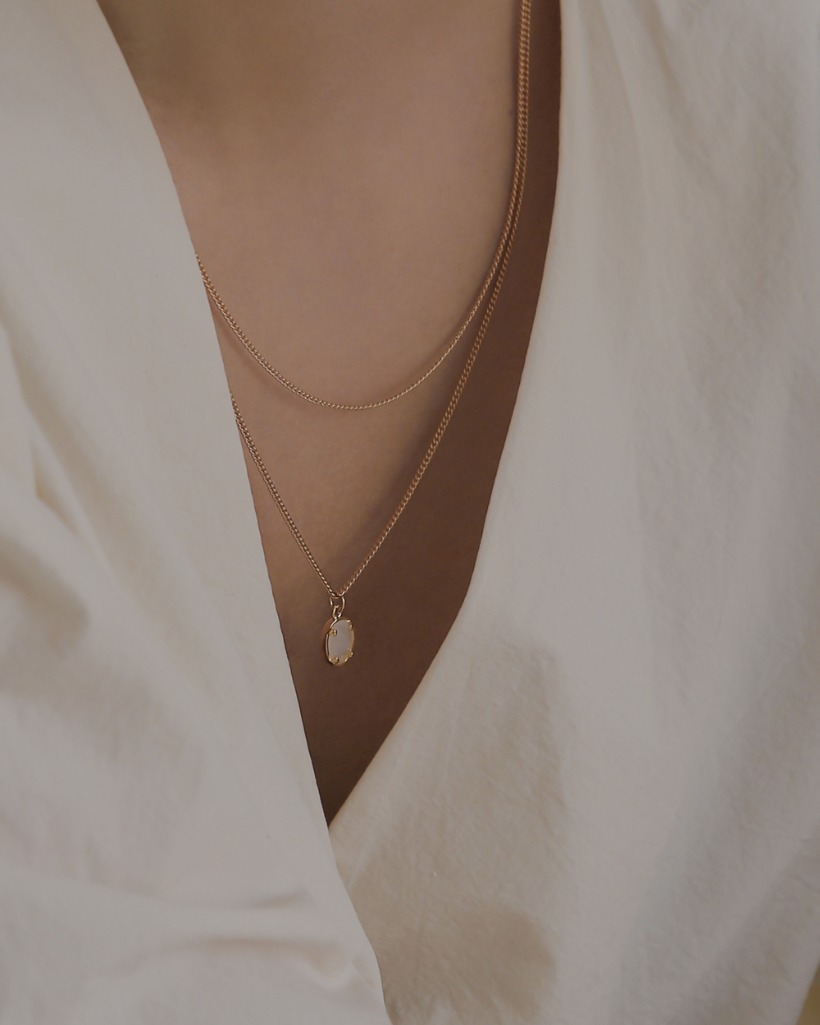 creamy necklace